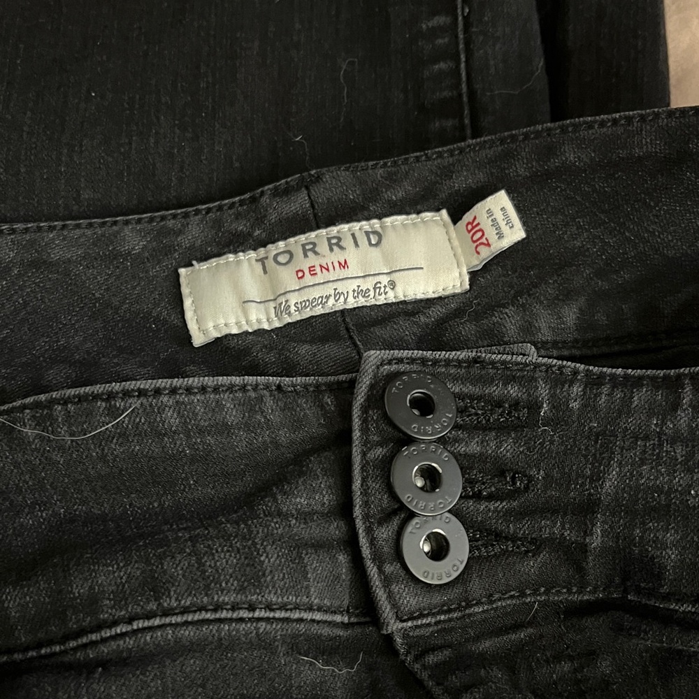 Torrid Charcoal black jeggings 20R